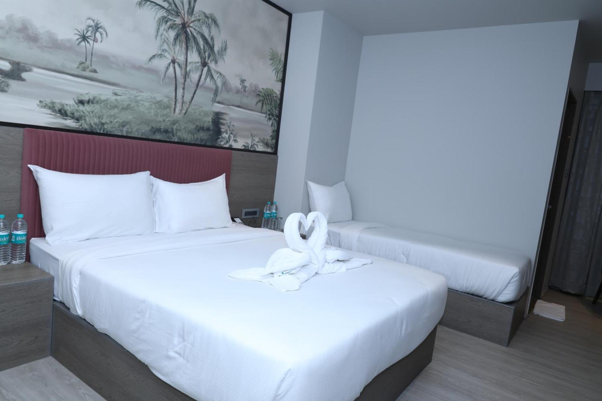Afc Hotel 인도르 외부 사진